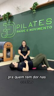 Se você tem medo de não conseguir acompanhar uma aula de Pilates por conta da dor, vem com a gente que vamos te mostrar os 3 movimentos que a gente (e os alunos) amam para aliviar a dor nas costas! 🤌🏻

1️⃣ No primeiro com a bolinha vamos causar um alívio na dor por conta da bolinha que causa uma descompressão e ao mesmo tempo faz uma liberação na sua lombar. 

2️⃣ Nesse movimento vamos mobilizar e exercitar a coluna toda ao mesmo tempo, causando uma sensação  de coluna no lugar. 

3️⃣ O mermaid é um exercício próprio do Pilates e é ótimo para mobilizar a coluna em inclinação e para alongar a musculatura mais lateral do corpo, ativando os músculos que sustentam seu corpo. 

Gostou? Clica no link da bio e agende sua aula experimental 📞